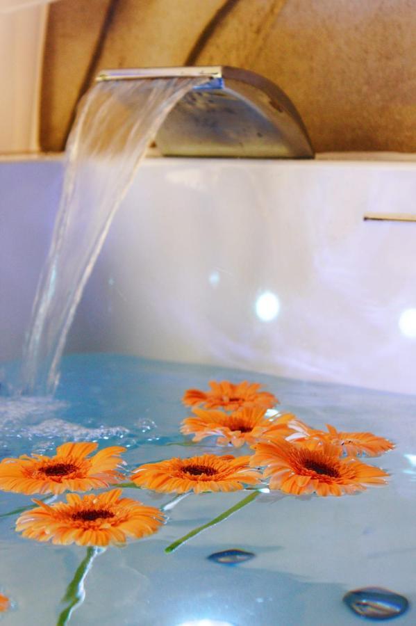 Vanadis, Suites D'Exceptions & Spa - Le Balneo Pacy-sur-Eure Exterior foto